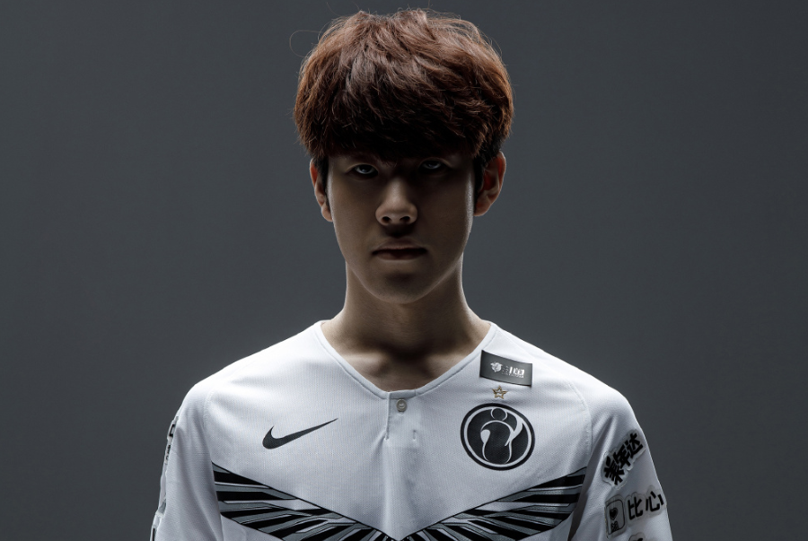 LPL夏季赛W3D1：D组大乱斗开始！ Weibo Gaming vs Ultra Prime ，AL再战NIP