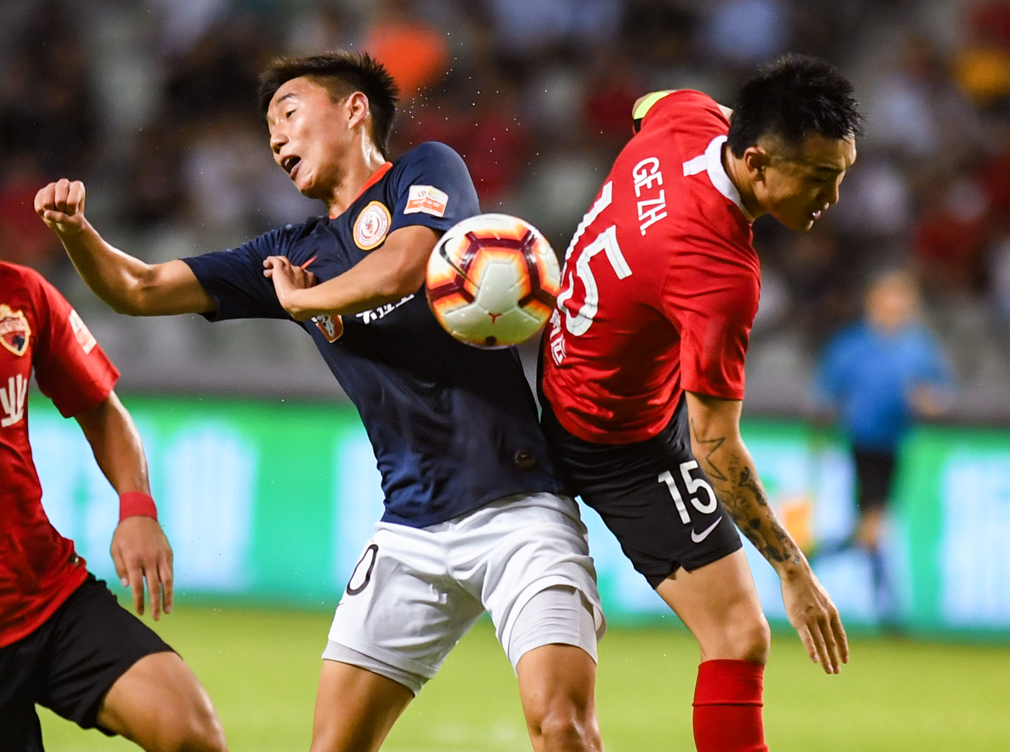 [中超]林良铭头球破门 北京国安取得领先
